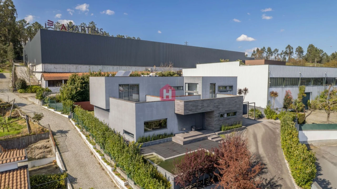 Moradia T4 para Venda em Nespereira e Casais Foto 3