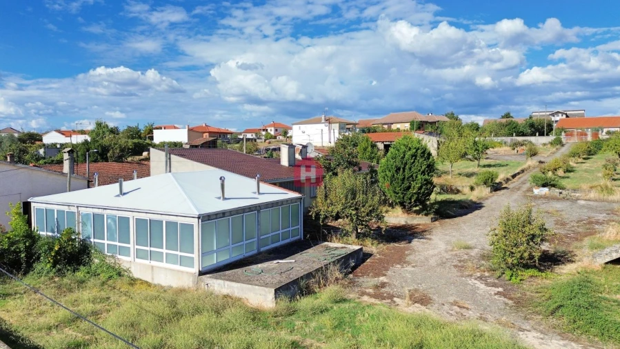 Moradia T4 para Venda em Parada e Faílde Foto 14