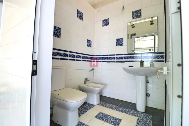 Moradia T4 para Venda em Parada e Faílde Foto 25