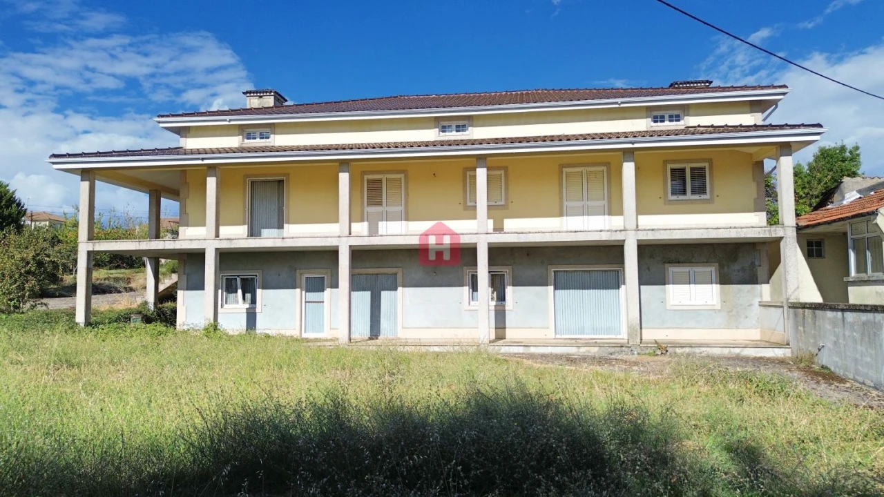 Moradia T4 para Venda em Parada e Faílde Foto 12