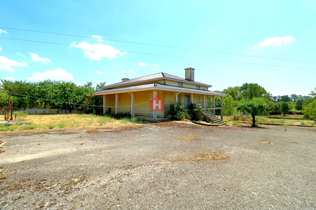 Moradia T4 para Venda em Parada e Faílde Foto 17