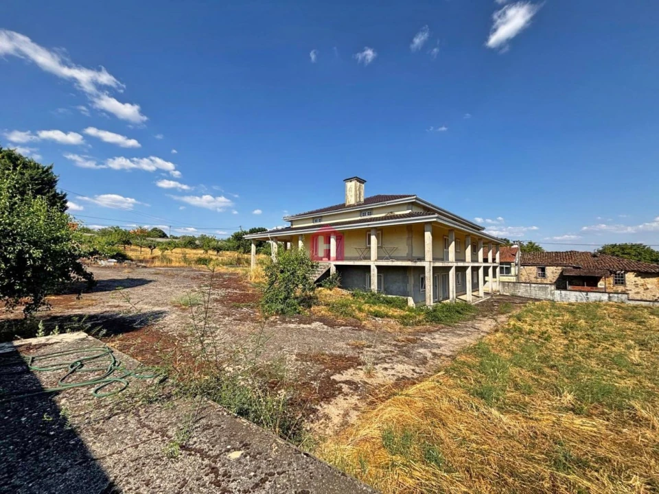 Moradia T4 para Venda em Parada e Faílde Foto 42