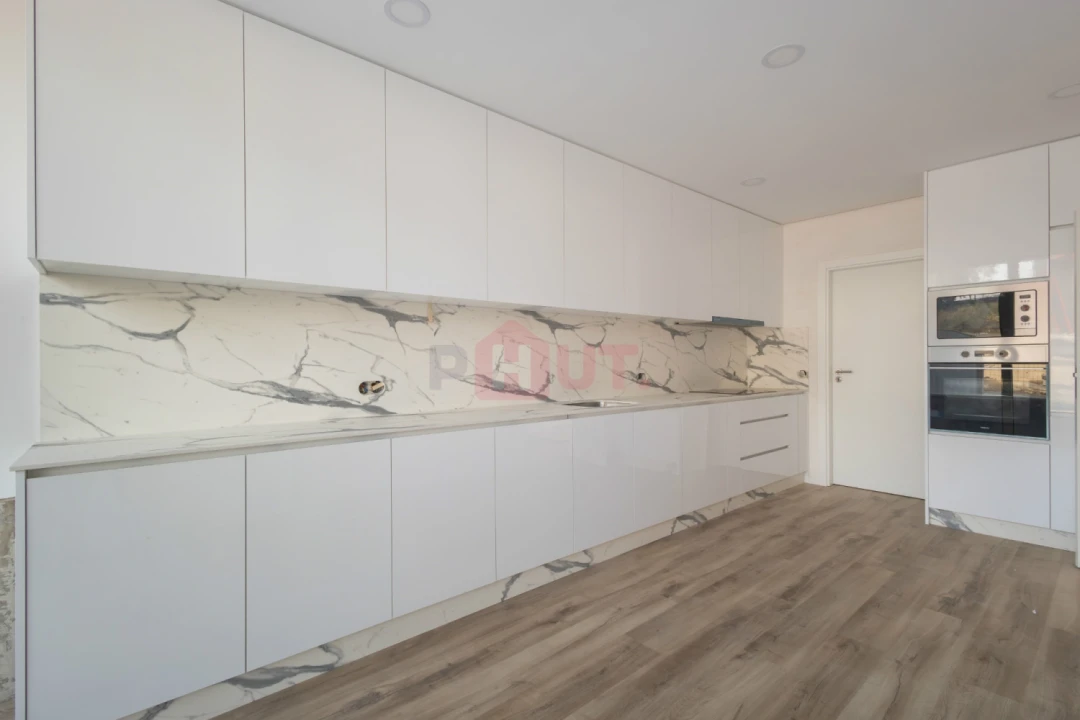 Moradia T3 para Venda em Guilhufe e Urrô Foto 19