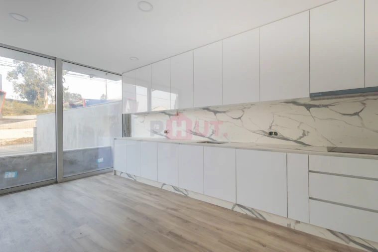 Moradia T3 para Venda em Guilhufe e Urrô Foto 17