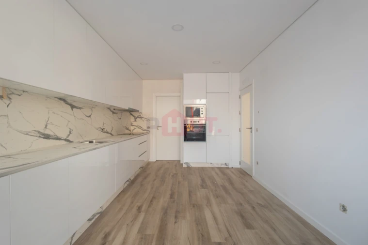 Moradia T3 para Venda em Guilhufe e Urrô Foto 20