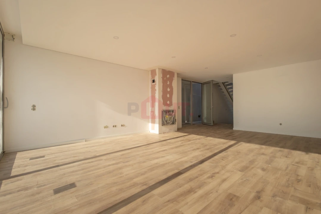 Moradia T3 para Venda em Guilhufe e Urrô Foto 29