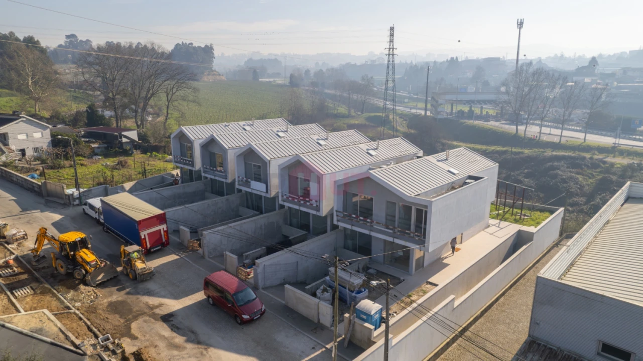 Moradia T3 para Venda em Guilhufe e Urrô Foto 5