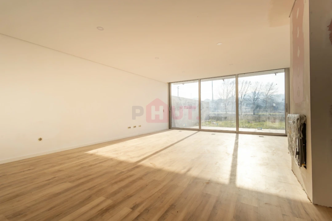 Moradia T3 para Venda em Guilhufe e Urrô Foto 24