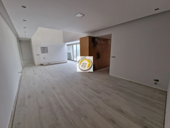 Moradia T4 para Venda em Argoncilhe Foto 5