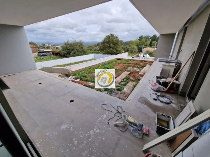 Moradia T4 para Venda em Argoncilhe Foto 26