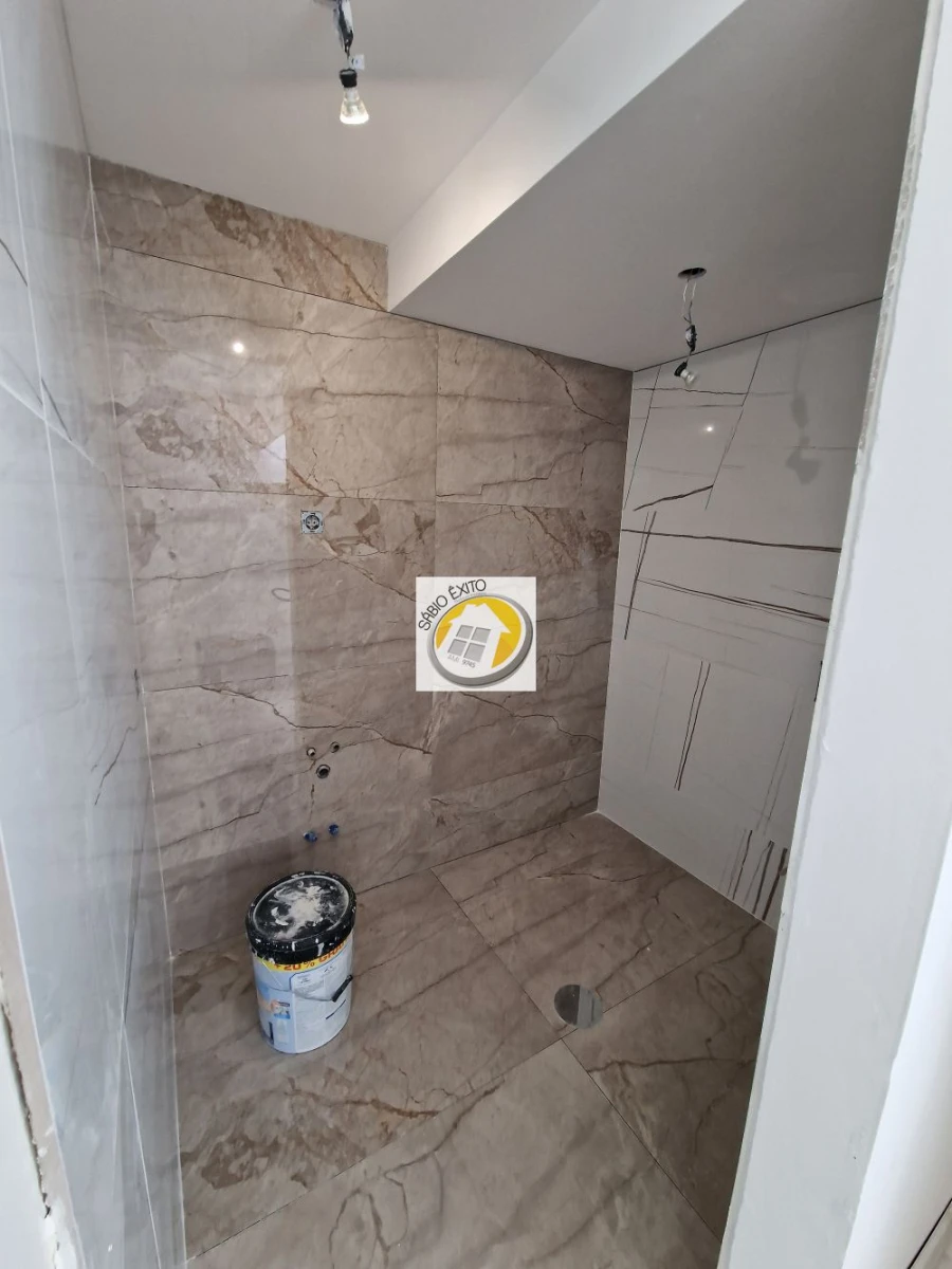 Moradia T4 para Venda em Argoncilhe Foto 11