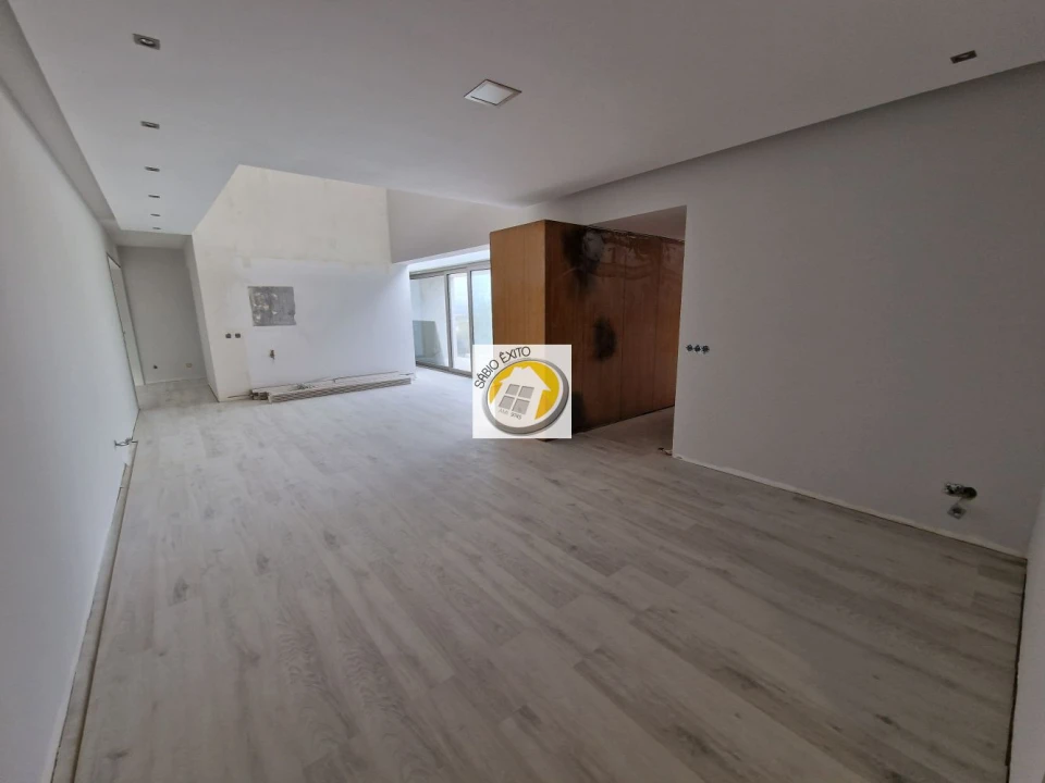 Moradia T4 para Venda em Argoncilhe Foto 5