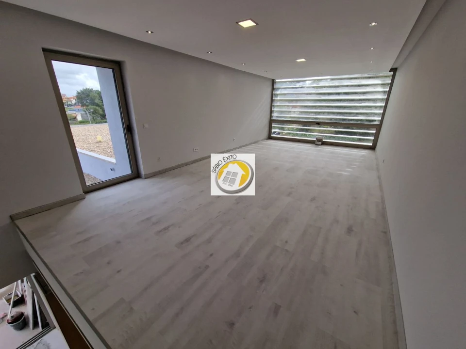 Moradia T4 para Venda em Argoncilhe Foto 16