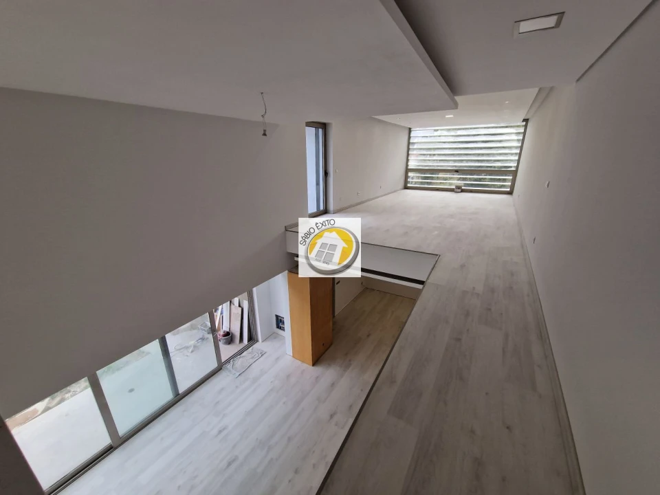 Moradia T4 para Venda em Argoncilhe Foto 15