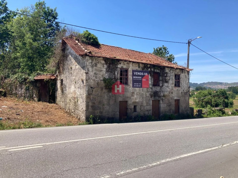 Moradia T2 para Venda em Lodares Foto 1