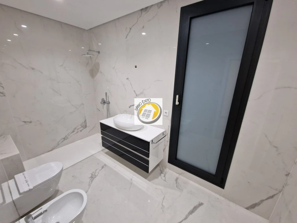 Moradia T4 para Venda em Anta e Guetim Foto 19