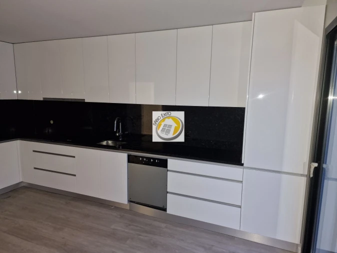 Moradia T4 para Venda em Anta e Guetim Foto 6