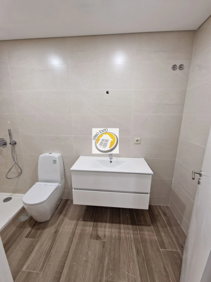 Moradia T4 para Venda em Anta e Guetim Foto 47