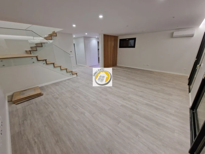 Moradia T4 para Venda em Anta e Guetim