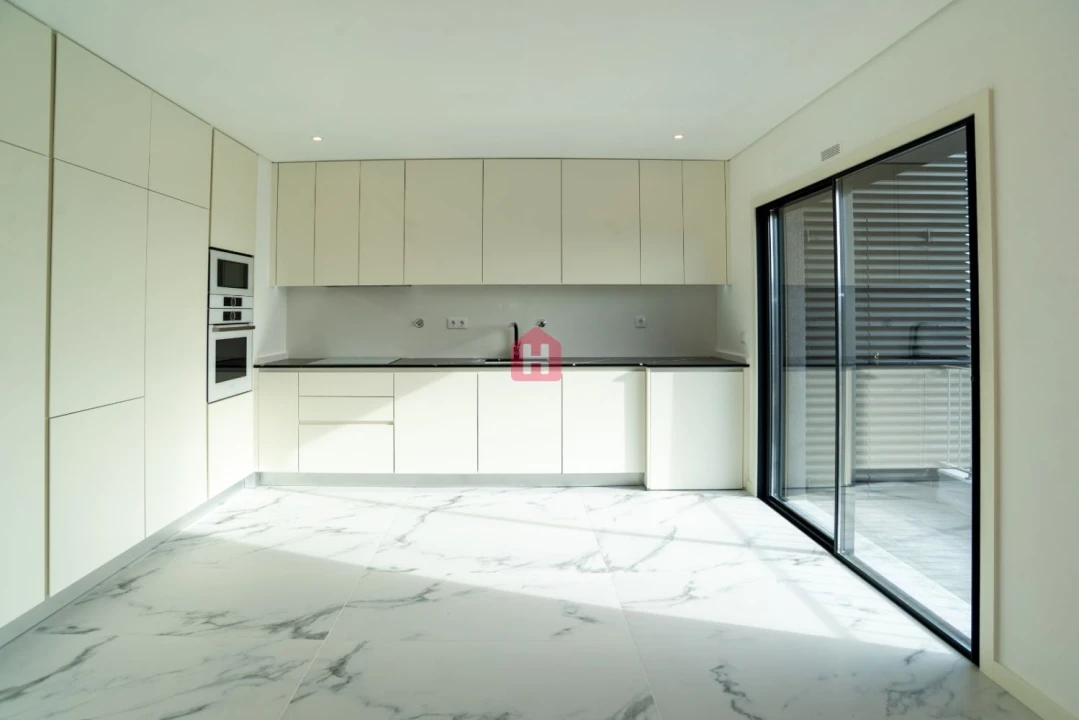 Apartamento T3 para Venda em Pombeiro de Ribavizela Foto 10