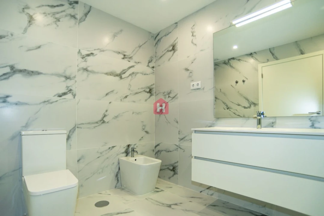 Apartamento T3 para Venda em Pombeiro de Ribavizela Foto 14