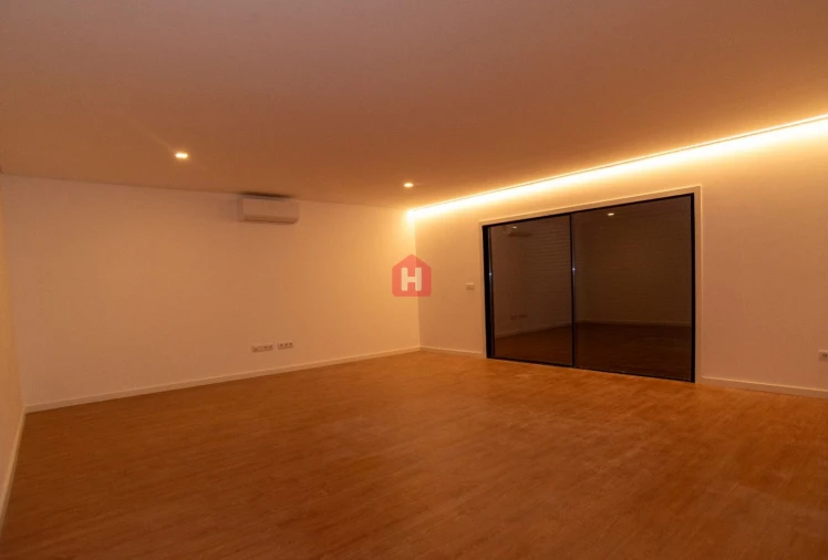 Apartamento T3 para Venda em Pombeiro de Ribavizela Foto 17