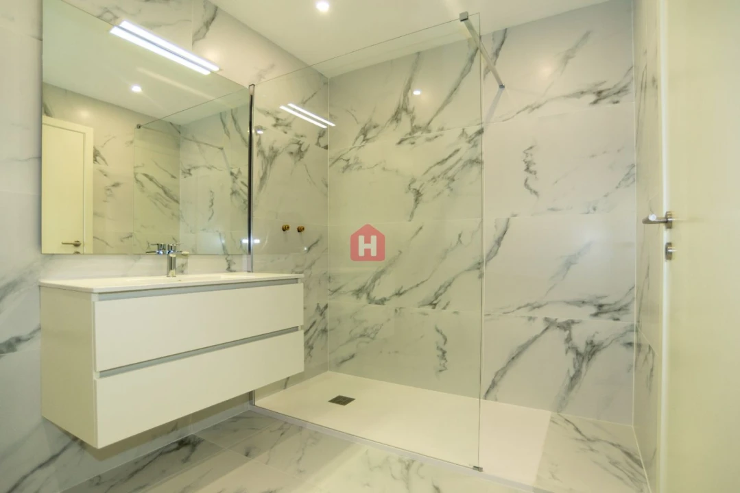 Apartamento T3 para Venda em Pombeiro de Ribavizela Foto 13