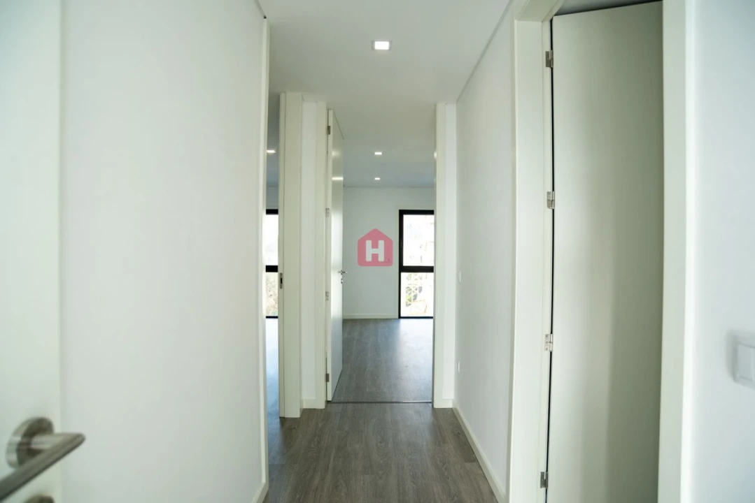 Apartamento T3 para Venda em Pombeiro de Ribavizela Foto 12