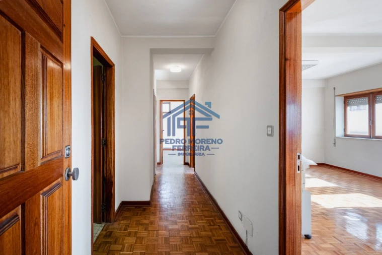 Apartamento T3 para Venda em Covilhã e Canhoso Foto 3