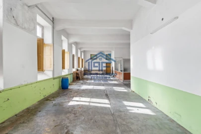 Loja para Venda em Covilhã e Canhoso