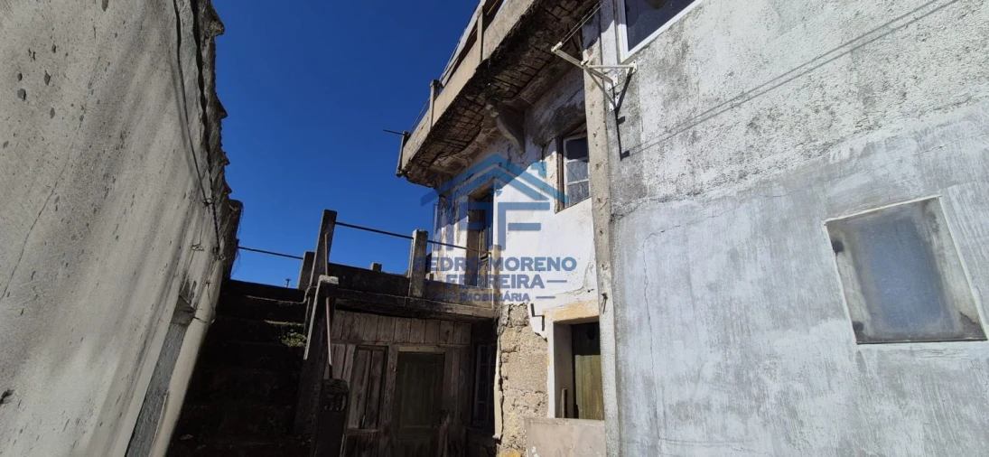 Moradia T4 para Venda em Cantar-Galo e Vila do Carvalho Foto 2