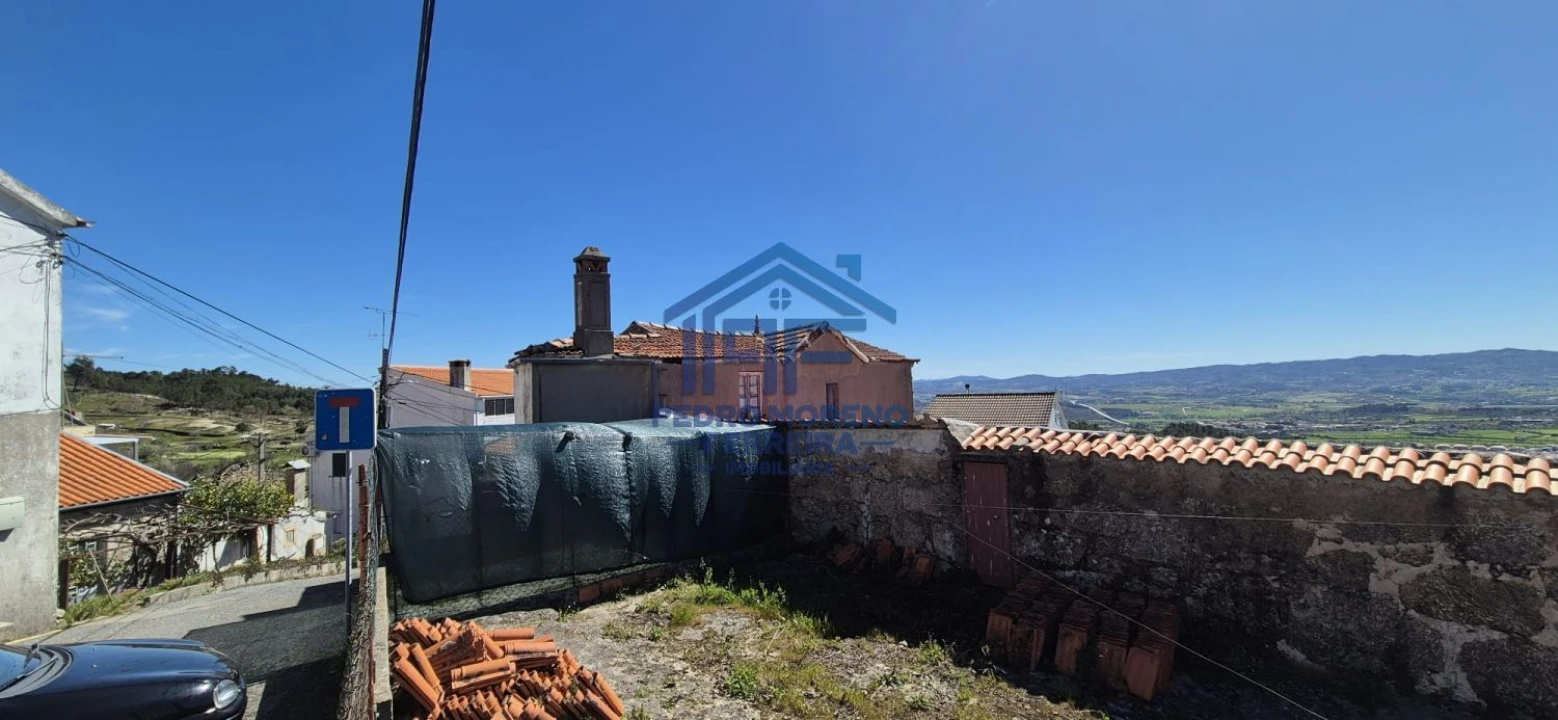 Moradia T4 para Venda em Cantar-Galo e Vila do Carvalho Foto 4