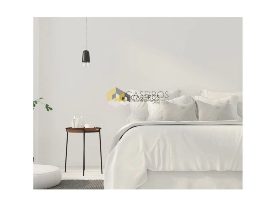 Apartamento T4 para Venda em Quelfes Foto 5