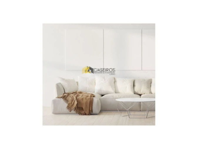 Apartamento T4 para Venda em Quelfes Foto 6