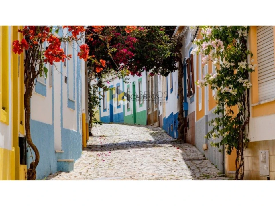 Apartamento T4 para Venda em Quelfes Foto 24