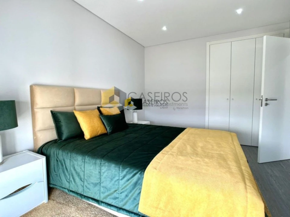 Apartamento T2 para Venda em Quelfes Foto 19