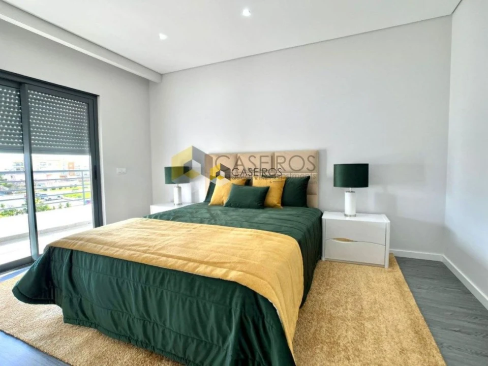 Apartamento T2 para Venda em Quelfes Foto 32