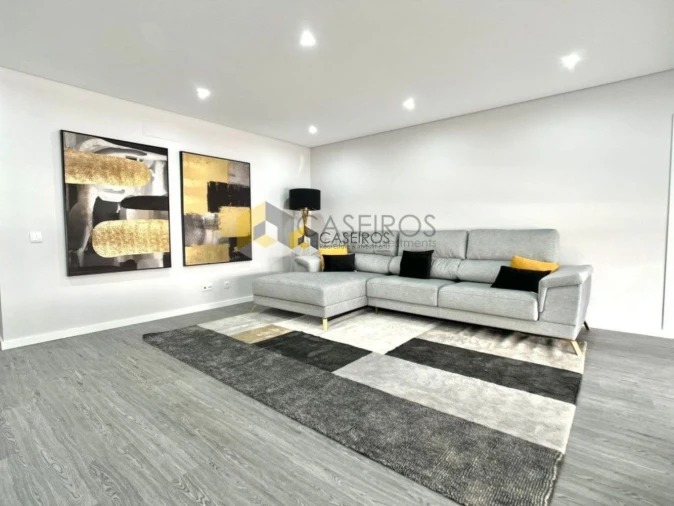 Apartamento T2 para Venda em Quelfes Foto 12