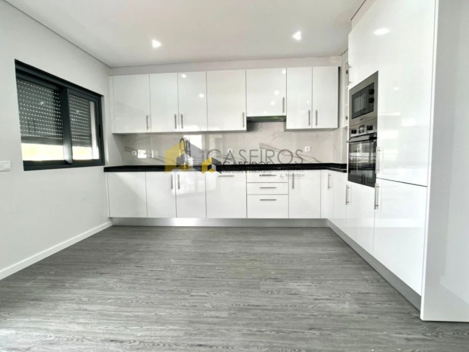 Apartamento T2 para Venda em Quelfes Foto 20