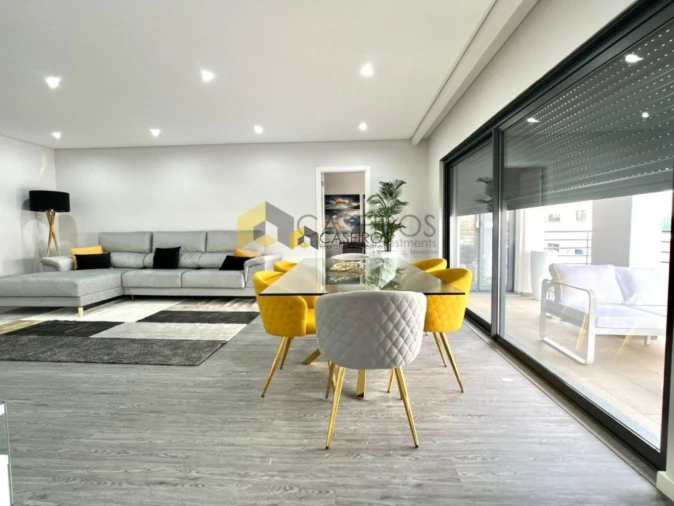 Apartamento T3 para Venda em Quelfes