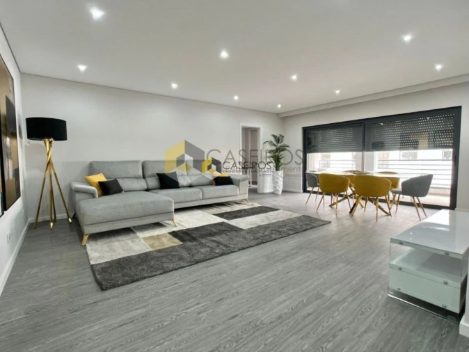 Apartamento T3 para Venda em Quelfes Foto 2