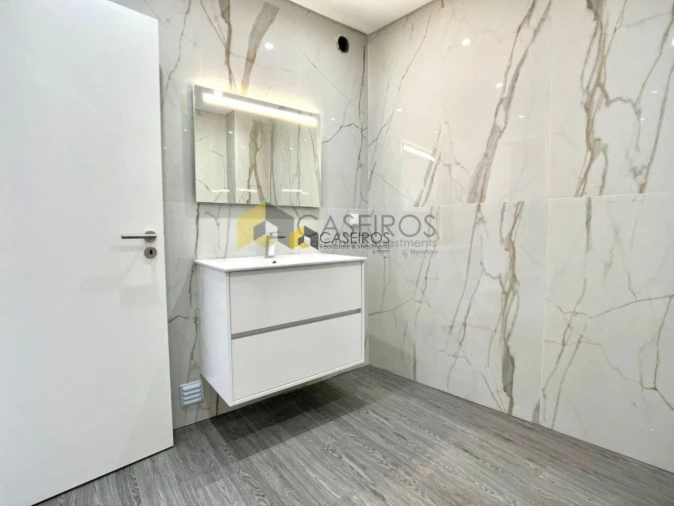 Apartamento T3 para Venda em Quelfes Foto 20