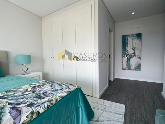 Apartamento T3 para Venda em Quelfes Foto 24