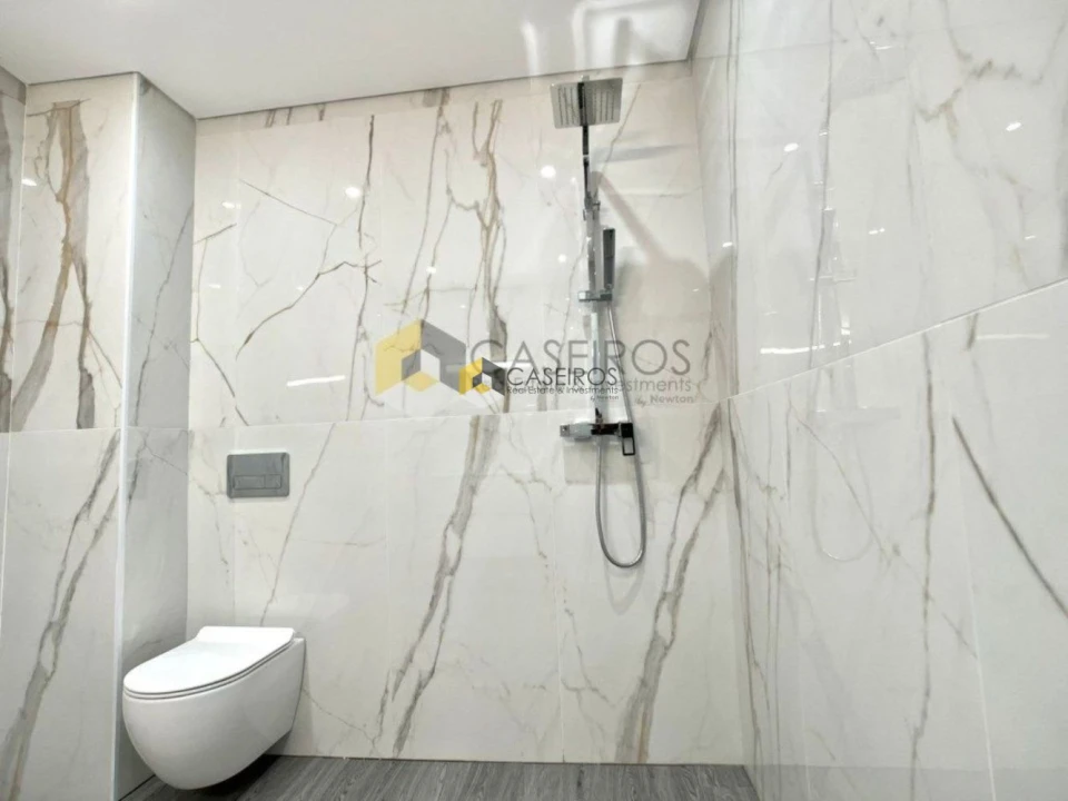 Apartamento T3 para Venda em Quelfes Foto 30