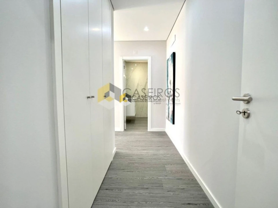 Apartamento T3 para Venda em Quelfes Foto 40