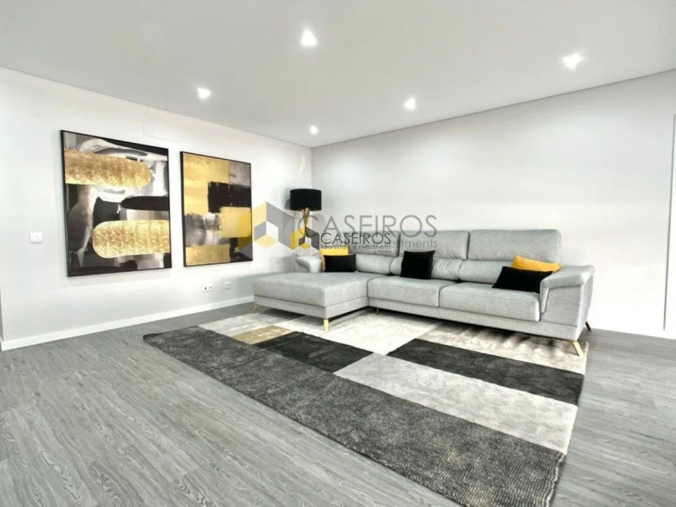 Apartamento T3 para Venda em Quelfes Foto 16