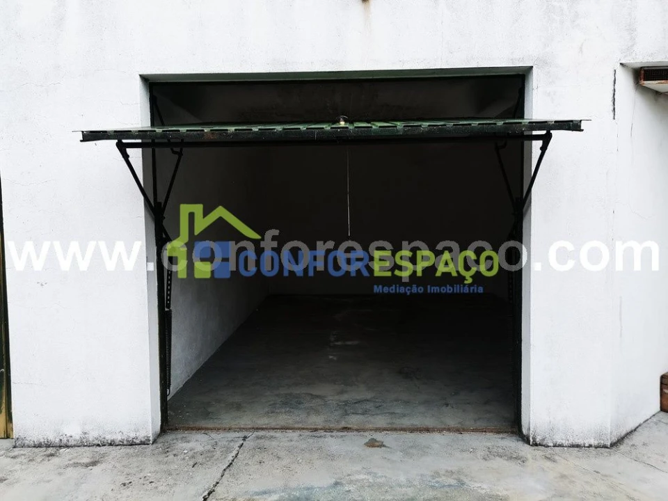 Garagem para Venda em Castelo Branco Foto 1