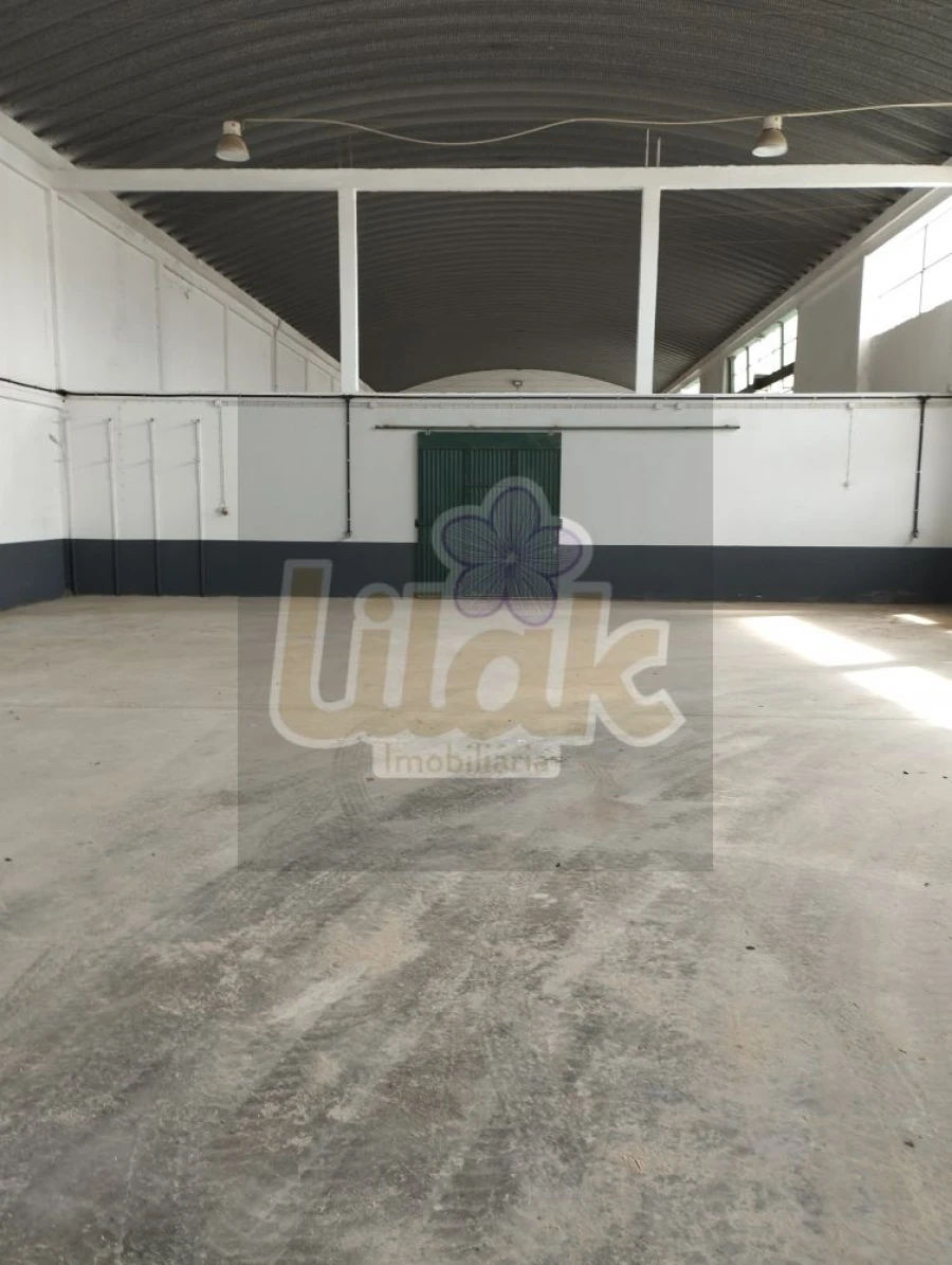 Loja para Arrendamento em Almeirim Foto 3