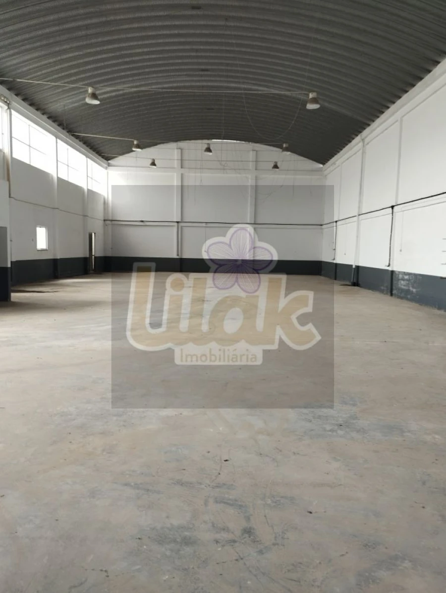 Loja para Arrendamento em Almeirim Foto 8