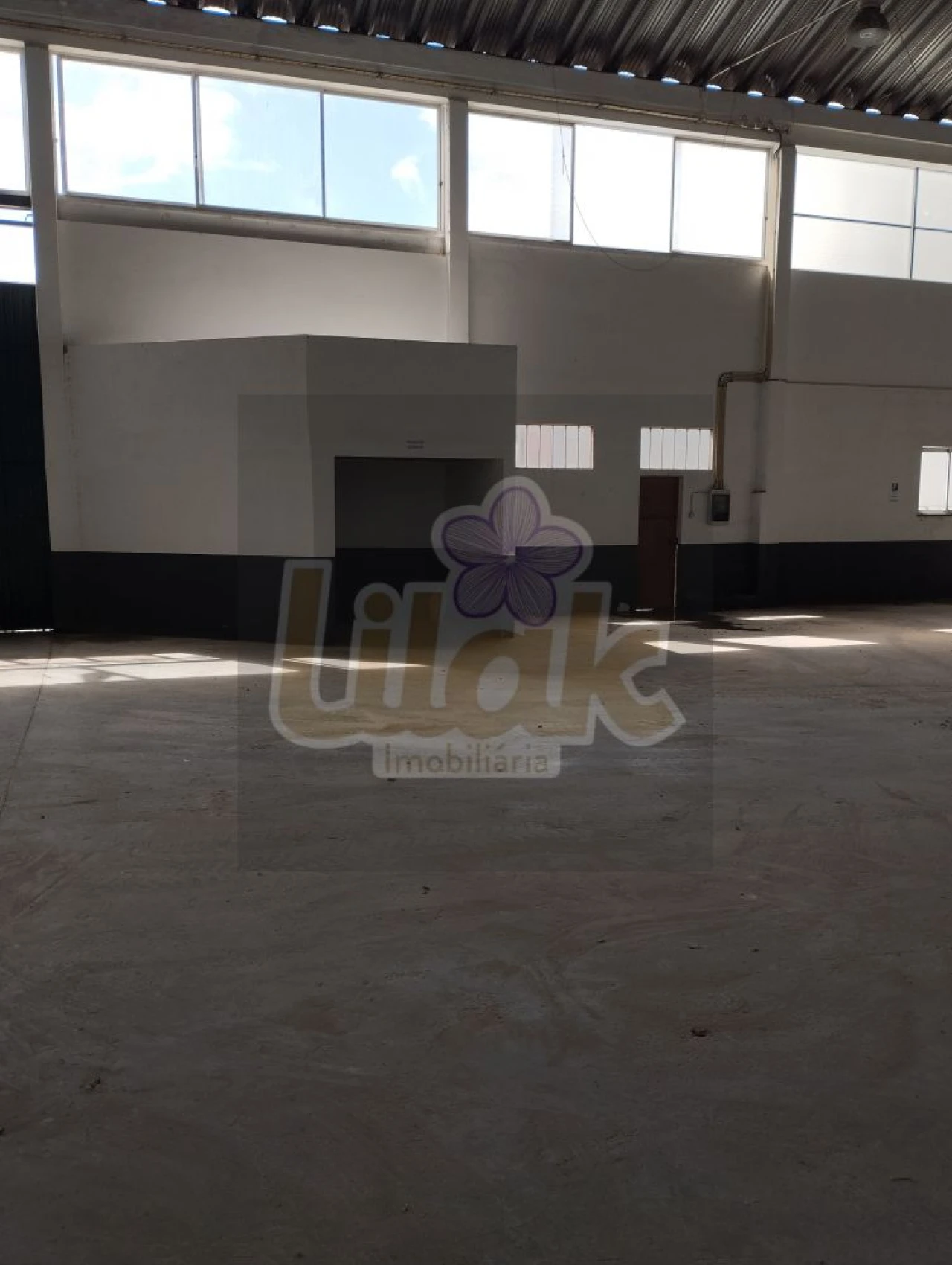 Loja para Arrendamento em Almeirim Foto 5